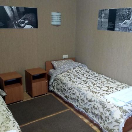 Atlant Hotel Ostroh Eksteriør billede