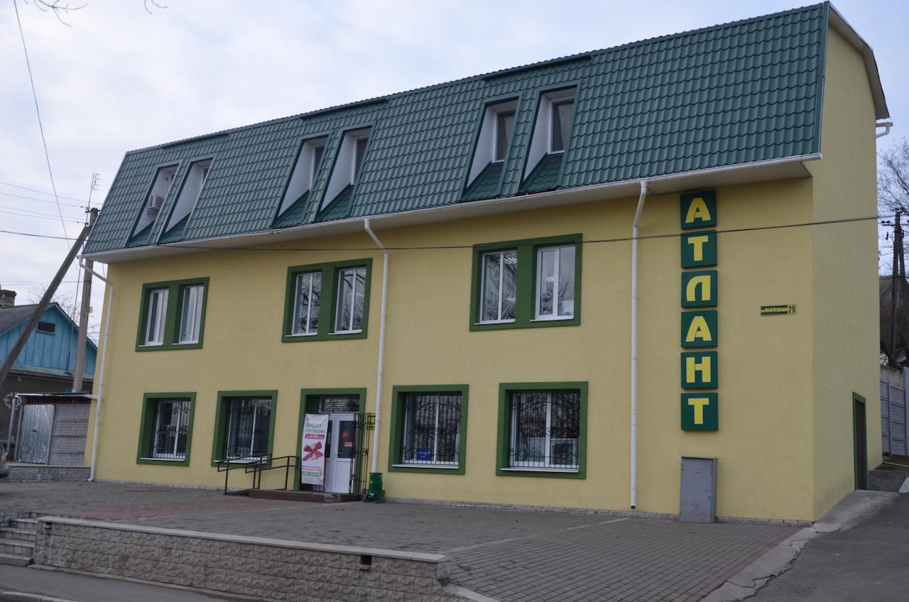 Atlant Hotel Ostroh Eksteriør billede