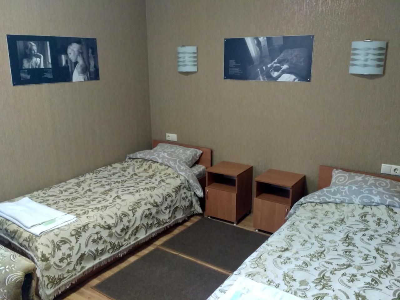 Atlant Hotel Ostroh Eksteriør billede